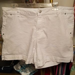 🛍👠 d.jeans White Denim Shorts